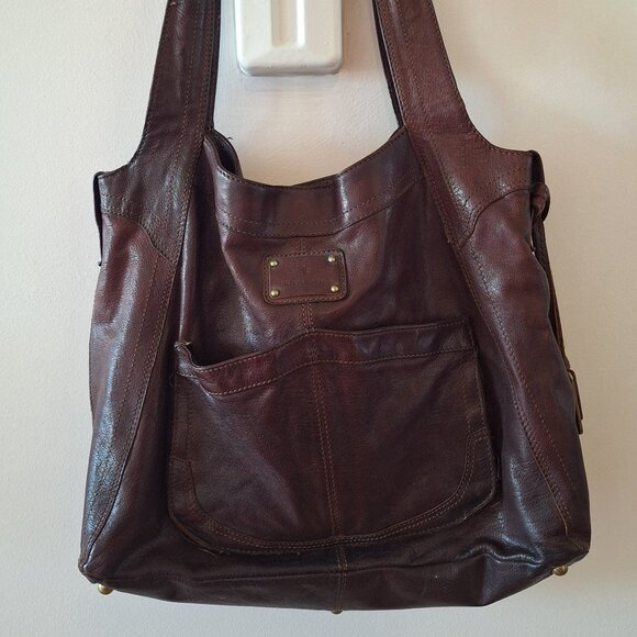 Gorgeous FRYE Tote (EUC) with Magnetic Closure and Inside Clasp to Hold Keys - Picture 1 of 13